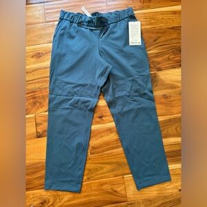 NWT Lululemon On the fly 7/8 pants